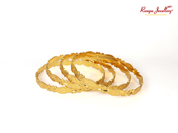 Four pieces Bangles